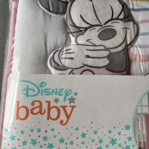 Minnie Mouse crib set
